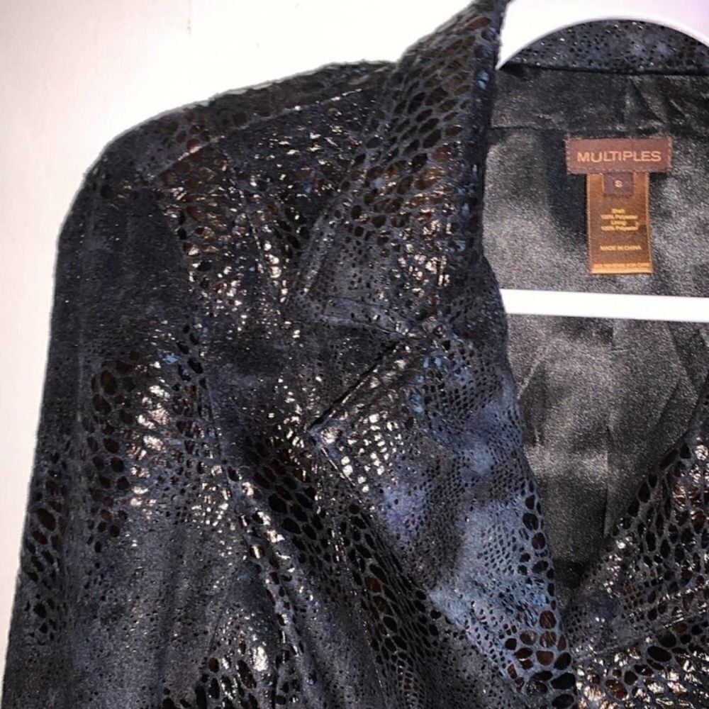 Alligator Textured Jacket Black/Navy by Multiples Size Small - Picture 3 of 7